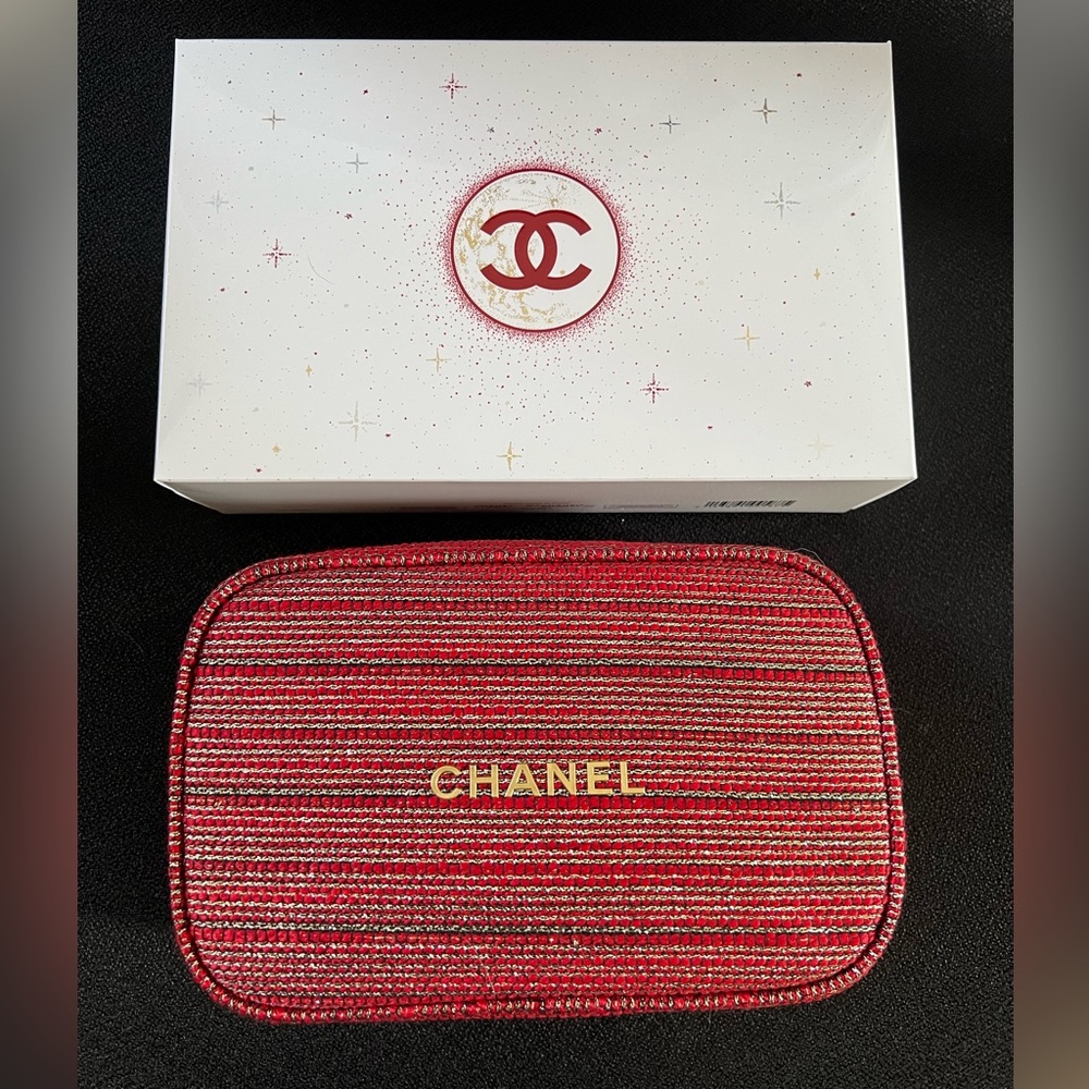 Brand new CHANEL 2022 Holiday Cosmetic Bag